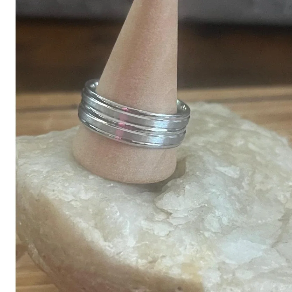 Silver Titanium Band-Textured Brushed Finish -Unisex Ring-8mm Width-New-Size 9